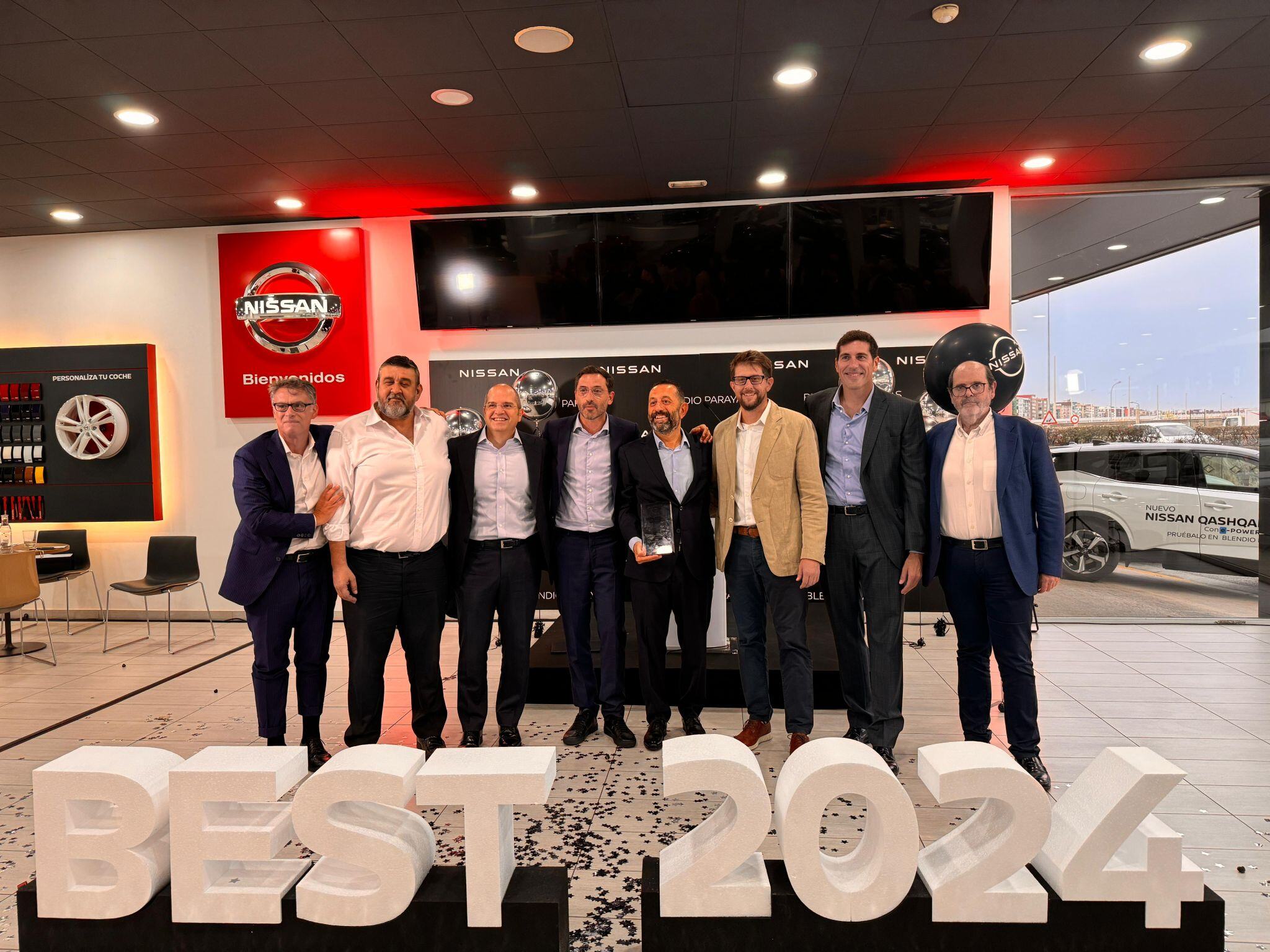 Nissan Blendio Parayas recibe el Nissan Global Award 2024, como uno de los mejores concesionarios Nissan del mundo